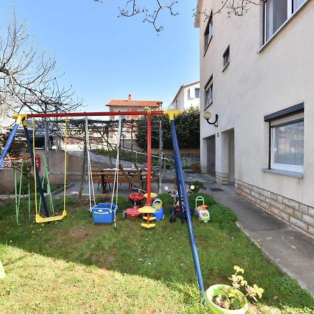 Cosy Holiday Home In Zadar With Garden Zewnętrze zdjęcie
