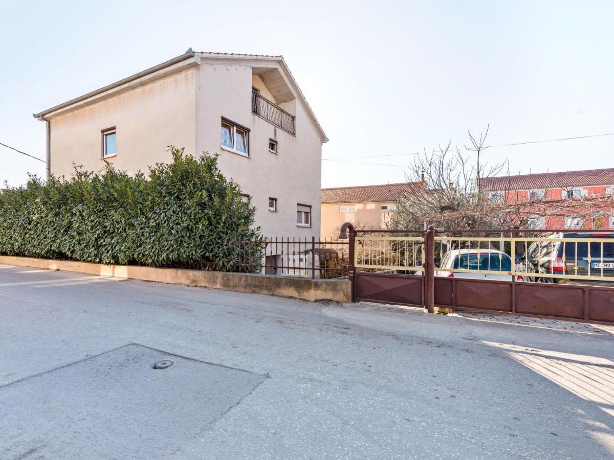 Cosy Holiday Home In Zadar With Garden Zewnętrze zdjęcie